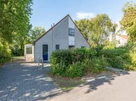 Holiday Home by Beach in Ooghduyne
