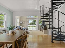 3 BR 2BA Lakefront Home - Dog Friendly - 30 Day、マディソンのホテル