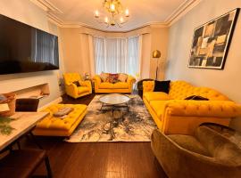 Casa del Mare-Beachfront House, hotel i Morecambe