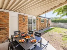 Puppers Paradise, 14 Charthouse Ave - Pet Friendly, Ducted Air