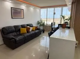 Apartamento frente al Aeropuerto de 2 habitaciones para viajes y tránsito en Aeropuerto Maiquetia