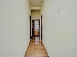 Hotel O RJ HOTEL INN, hotel en Dhantoli