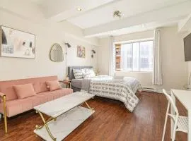 studio in heart of DT, walk to 2 metros, Concordia