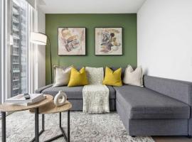 Heart of the City 1BR Condo Walk Everywhere, khách sạn ở Toronto