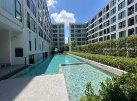 Modern 1BR Condo - ICON SIAM - Pool, Gym, Wi-Fi