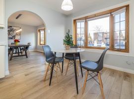 브로사르에 위치한 호텔 Entire NEW House 5BDR , close to DT MTL, 4 Parking