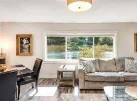 Riverfront cottage just steps from Deschutes River