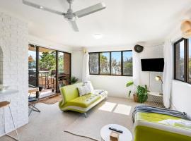 Woorim Waves - Walk to surf beach, hotel u gradu 'Woorim'