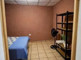 Hostal Casa compartida a 8 mins de San Salvador