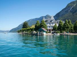 Le Pavillon des Fleurs, hotel em Menthon-Saint-Bernard