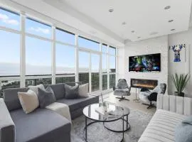 Luxury Parklawn Penthouse Breathtaking Lake View