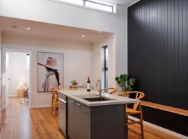 Sixty - House 2, hotelli kohteessa Currie