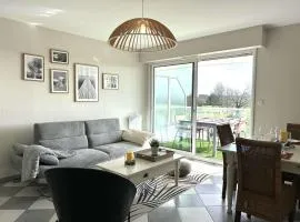 Appartement 3 Pièces avec Balcon et Piscine à Coëx - FR-1-224-824