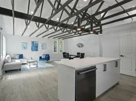 Spacious & Cozy 3-Bedroom Home- The Blue Dream