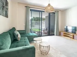LME2BA- Cozy ground floor flat in luxury resort