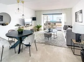 DJC- Modern 2 bedroom apartment close to beach