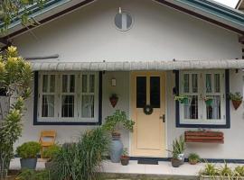 Tiny Art House with Garden, hotel a Godagama