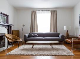 Swanky Shaw 2BR with Office ABODEbucks, hotel a Tower Grove