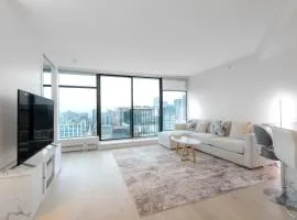 Luxury High Rise at Gastown Near BC Place