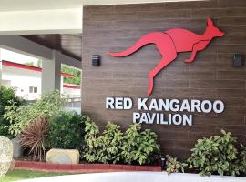 Kangaroo Hill Pavilion Resort and Drive Inn, hotel i Bayambang
