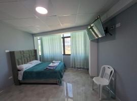 Mishki Punuy, hotel Carazban