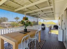 3-Bed Coastal Retreat in Central Margate, hotel em Redcliffe