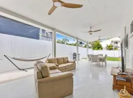 6 Larapinta Court - Rainbow Beach. Pets welcome