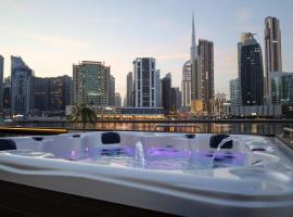 Luxury Yacht in Dubai Marina - Private Charter, thuyền ở Dubai