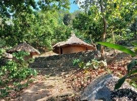 Private jungle accommodation with waterfall, hótel í Minca
