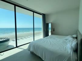 The hi Ocean resort เดอะไฮโอเชี่ยนรีสอร์ต, Hotel in Khlong Yai