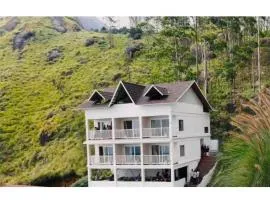 Clouds end Resorts Munnar