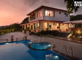 StayVista at The Treetops with Infinity Pool, BBQ