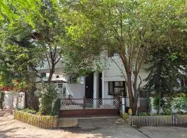 Stay 10 Sajal A 04 BHK Bunglow