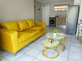 GreenPark Home A chic retreat and peaceful home