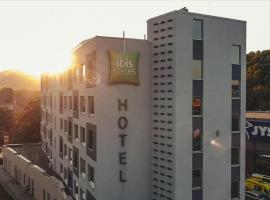 ibis Styles Wałbrzych، فندق في فالبرزيخ