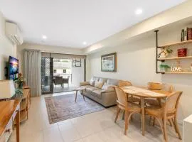 Close to Airport Cafes Train & Boondall Wetlands