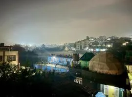 Yepplo Holiday Home - Nongmynsong - Shillong - 24hrs Caretaker - Breakfast - Power Backup & Parking