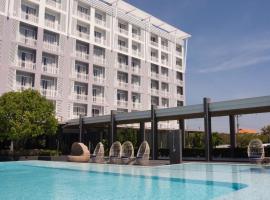Golden City Rayong Hotel, отель в Районге
