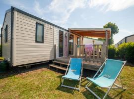 Camping APV Moncalm, hotel em Angles