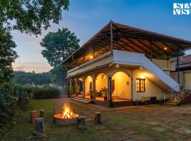 Three Rivers by VEO - Part of StayVista, hotell i Jambur