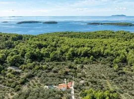 Holiday Home Ivan with heated pool by Villas Guide