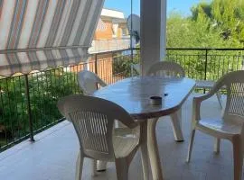 Trilocale vicino al mare con ampio balcone