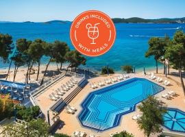 Aminess Vival Grand Azur Hotel, готель у місті Оребич