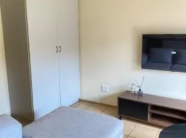 1-BR Stay at Urban on Main