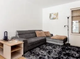 Starowiejska Urban Cozy Apartment by BookingHost
