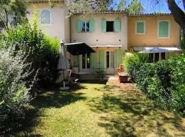 Maison l 2 ch l Piscine l Jardin l Golf