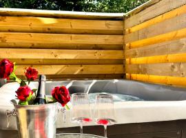 Balor 1 - Hot Tub-Perth-Pets, hotel Perthben