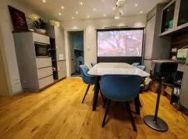 Shanghai Meiyinlin Guesthouse English Service VPN-embedded WiFi Free Laundry and Luggage Storage 宠物友好 客人专用卫生间 临时停车位 共享客厅商务娱乐设施齐全 可做饭 周边市场与服务丰富便利 安静隔音