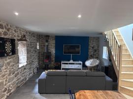 Maison en pierre - ancien corps de ferme, Hotel in Pont-Croix