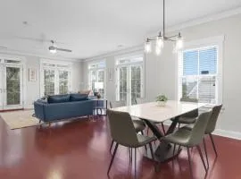 Sleeps 28 • 4 Suites in Walkable Historic District The Juliette by AvantStay